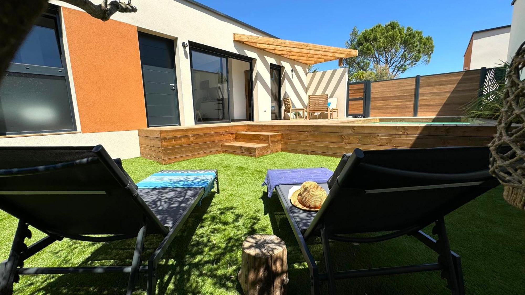 Daya Lodge. LʼIsle-sur-la-Sorgue Exterior foto